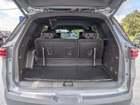 Used 2023 Chevrolet Traverse LT w/ LPO, Floor Liner Package FWD image 10