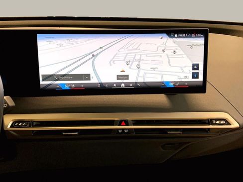 Used 2024 BMW iX xDrive50 w/ Premium Package AWD/4WD image 6