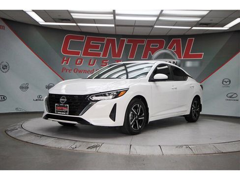 Used 2025 Nissan Sentra SV w/ All-Weather Package image 2