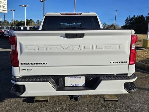 Used 2020 Chevrolet Silverado 1500 Custom w/ Custom Value Package image 10