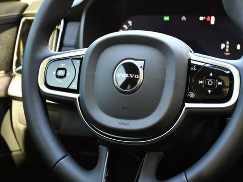 New 2026 Volvo XC90 B6 Plus w/ Protection Package Premier AWD/4WD image 20