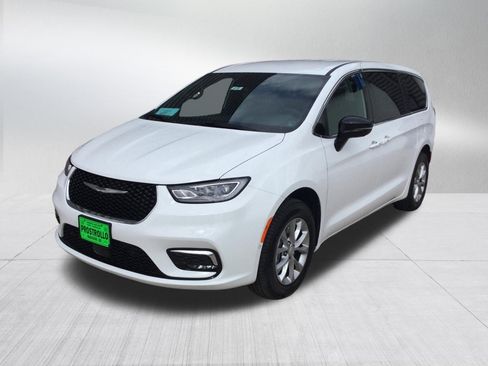 New 2026 Chrysler Pacifica Select AWD/4WD image 2
