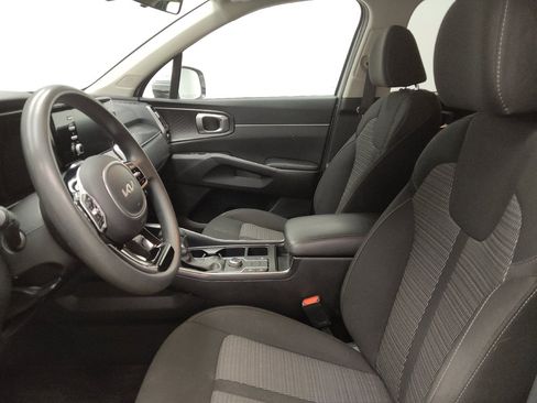 Used 2022 Kia Sorento LX AWD/4WD image 17