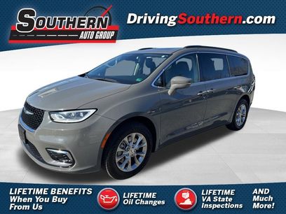 Used 2022 Chrysler Pacifica Touring-L