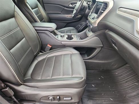 Used 2021 GMC Acadia Denali w/ Denali Technology Package image 28