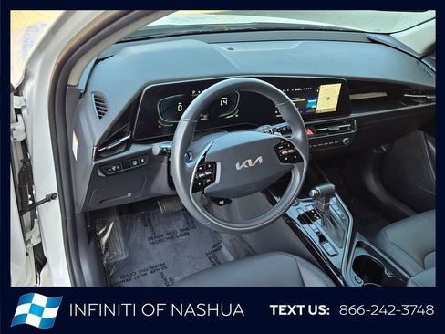 Used 2023 Kia Niro EX FWD image 5