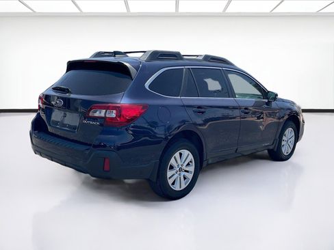 Used 2018 Subaru Outback 2.5i Premium AWD/4WD image 4