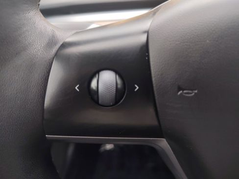 Used 2023 Tesla Model 3 Standard Range image 10