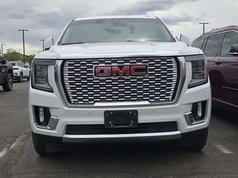 Used 2022 GMC Yukon Denali AWD/4WD image 2