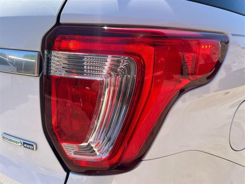 Used 2017 Ford Explorer Platinum AWD/4WD image 20