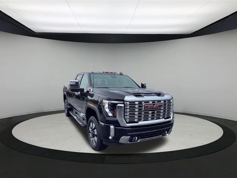 Used 2024 GMC Sierra 3500 Denali w/ Denali Reserve Package AWD/4WD image 2