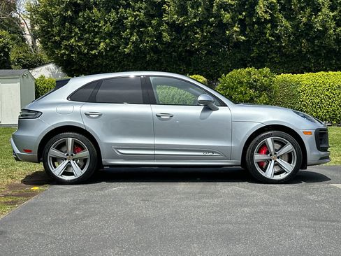 New 2026 Porsche Macan GTS AWD/4WD image 9