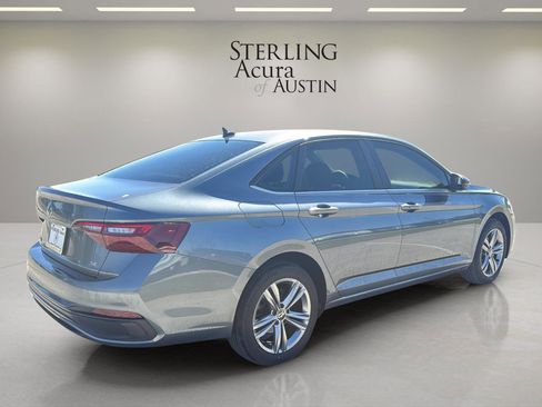 Used 2022 Volkswagen Jetta SE image 5