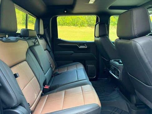 Used 2025 Chevrolet Silverado 1500 High Country w/ High Country Premium Package AWD/4WD image 20