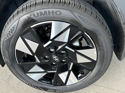 Used 2025 Hyundai Kona SEL FWD image 47