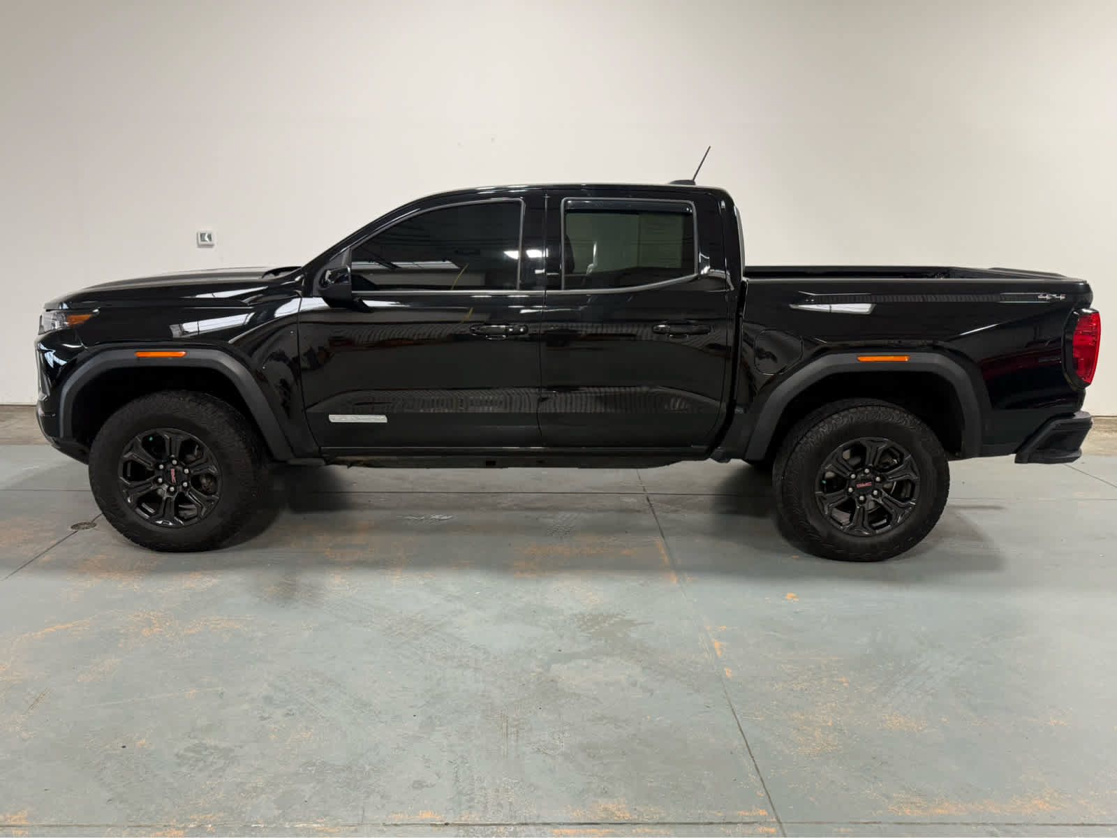 Used 2024 GMC Canyon Elevation w/ Convenience Package AWD/4WD image 2