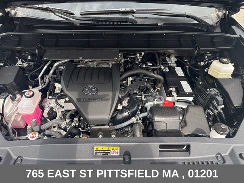 Used 2025 Toyota Highlander XLE AWD/4WD image 35