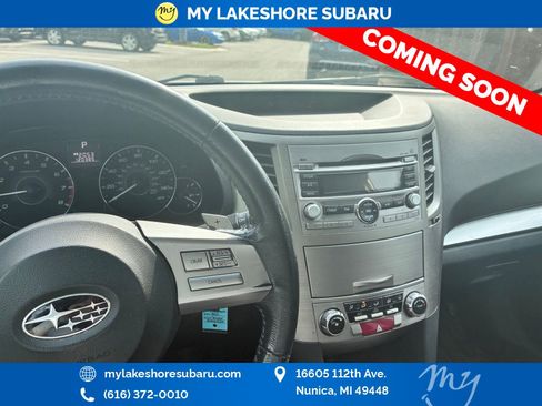 Used 2011 Subaru Outback 2.5i Premium w/ All-Weather Pkg AWD/4WD image 11