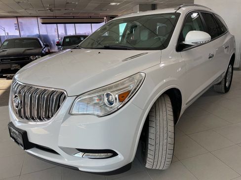 Used 2017 Buick Enclave Leather image 3