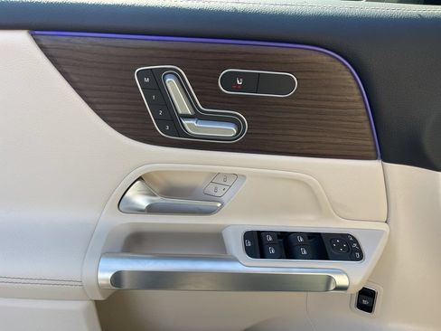 Used 2026 Mercedes-Benz GLB 250 4MATIC image 19