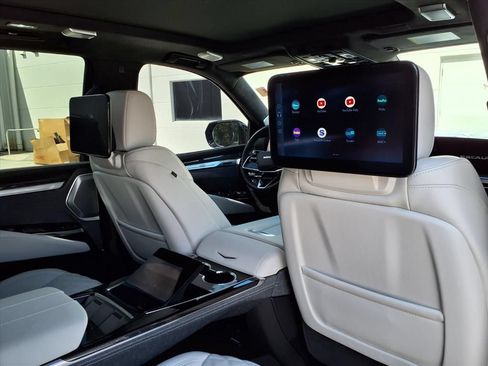 Certified 2026 Cadillac Escalade V AWD/4WD image 17