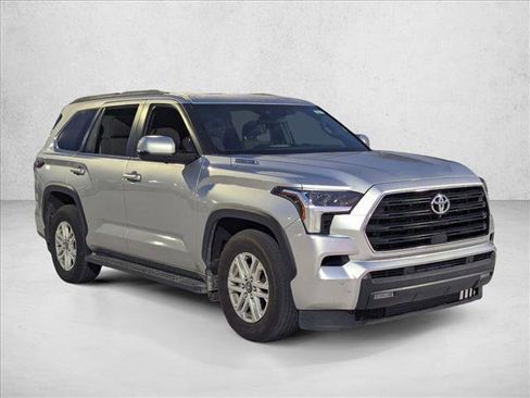 Certified 2025 Toyota Sequoia SR5 AWD/4WD image 3