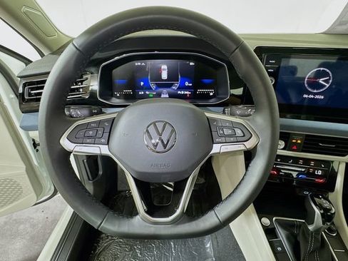 New 2026 Volkswagen Jetta SE FWD image 6