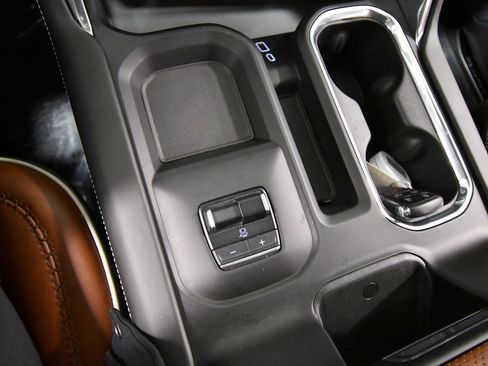 Used 2024 GMC Sierra 2500 Denali Ultimate image 27