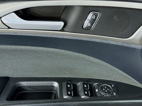 Used 2019 Ford Fusion SE image 23