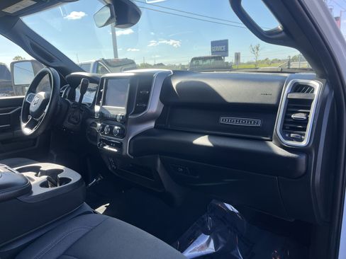 Used 2024 RAM 2500 Big Horn image 17