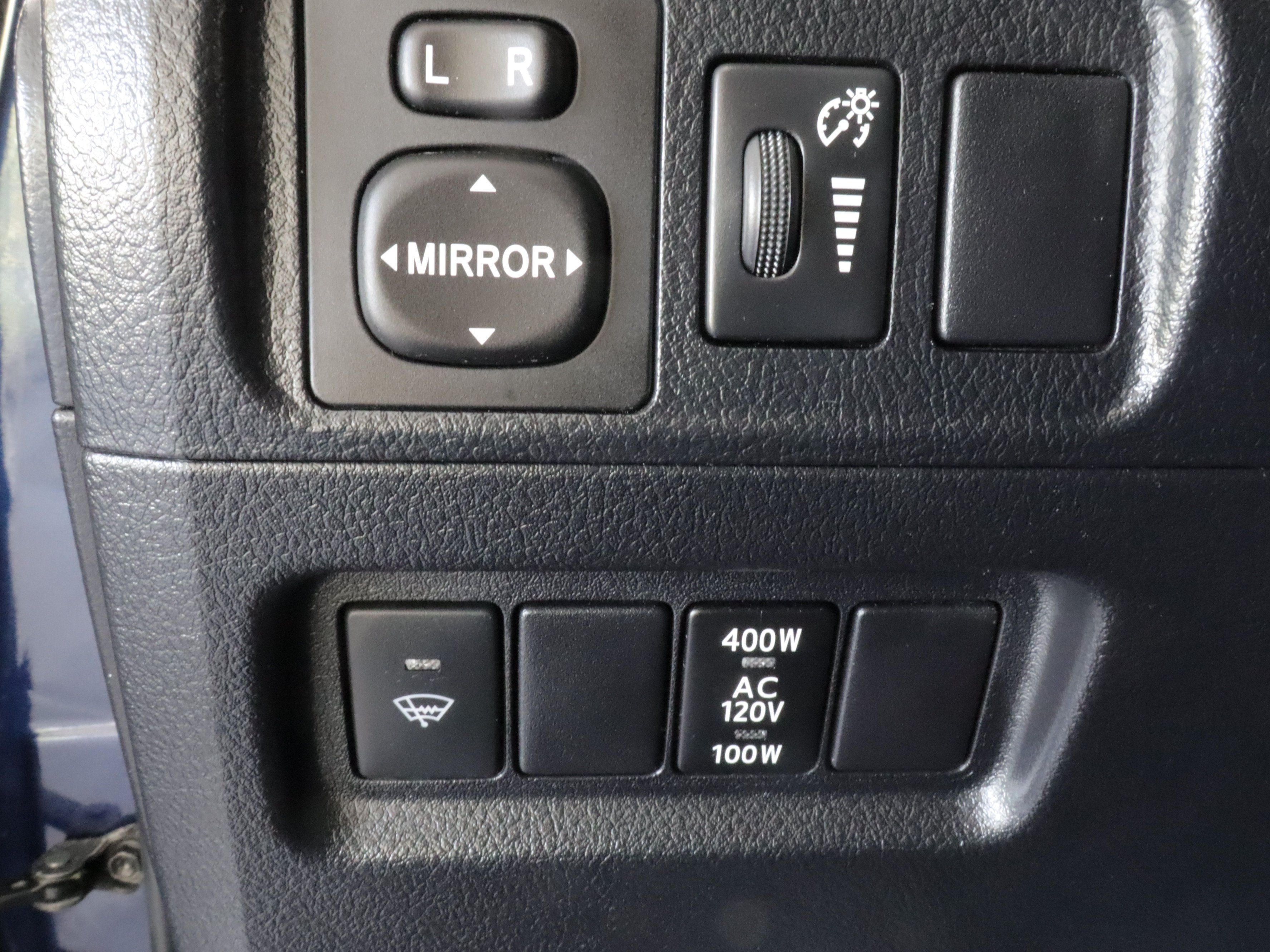 Used 2018 Toyota 4Runner SR5 AWD/4WD image 20