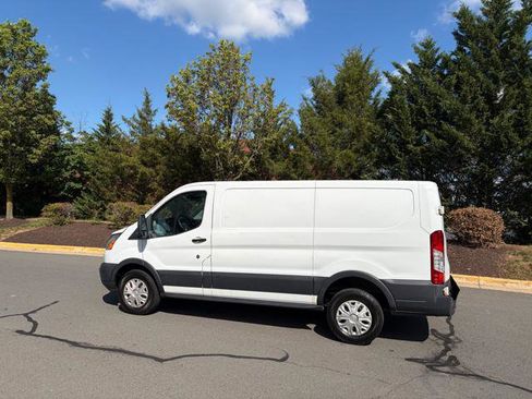 Used 2018 Ford Transit 250 130 Low Roof w/ Exterior Upgrade Package RWD image 2