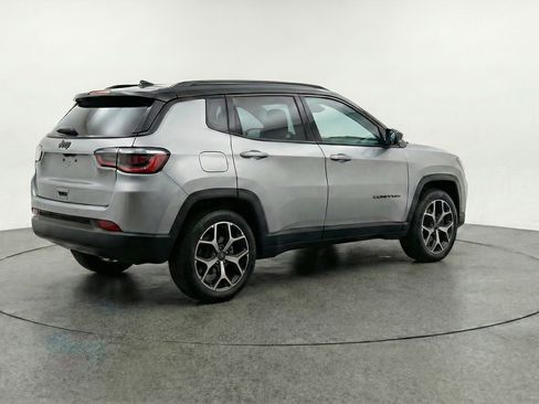 Used 2025 Jeep Compass Limited image 9
