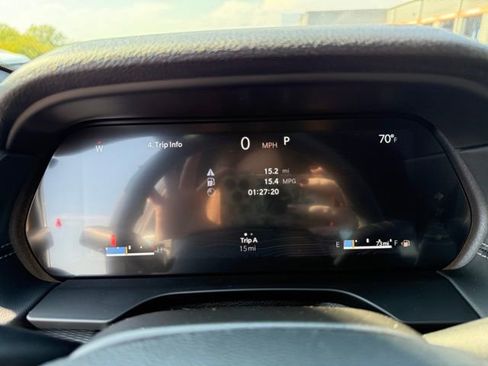 New 2025 Jeep Grand Cherokee Altitude image 18