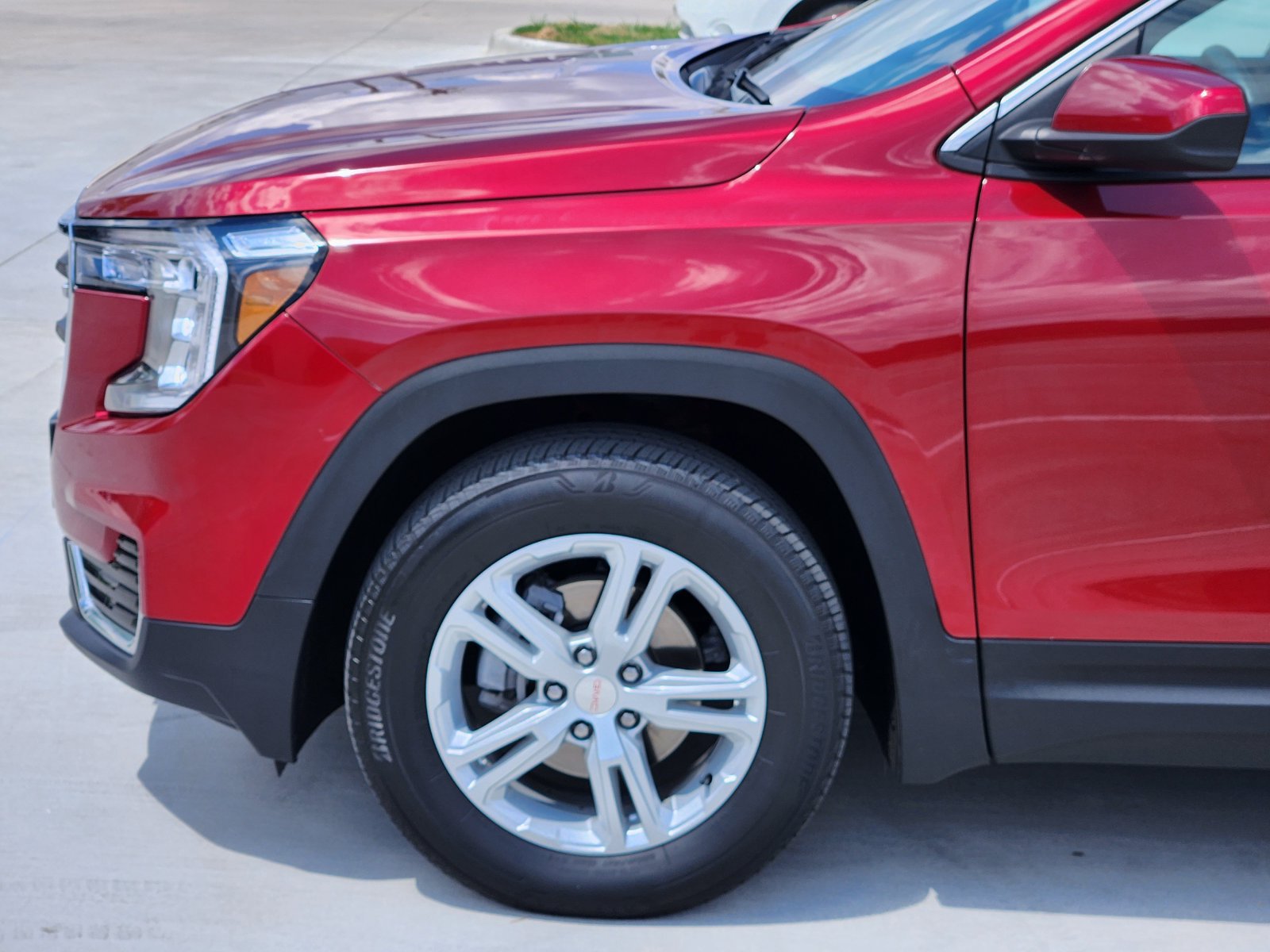 Certified 2024 GMC Terrain SLE AWD/4WD image 11