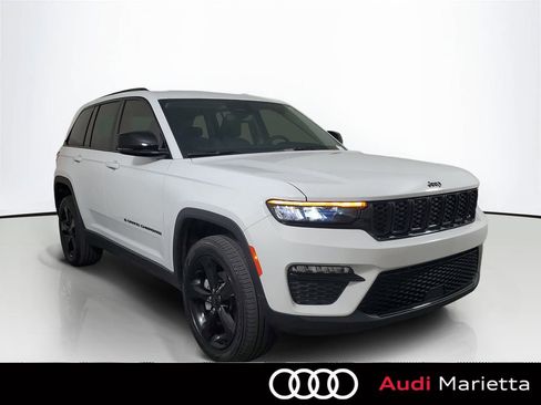 Used 2023 Jeep Grand Cherokee Limited w/ Black Appearance Package AWD/4WD image 1