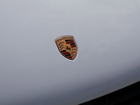 Used 2021 Porsche Macan AWD/4WD image 13