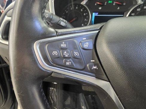 Used 2018 Chevrolet Equinox Premier FWD image 18