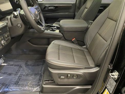 New 2026 Chevrolet Suburban High Country AWD/4WD image 18