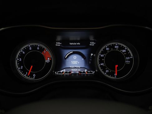 Used 2019 Jeep Cherokee Limited image 25