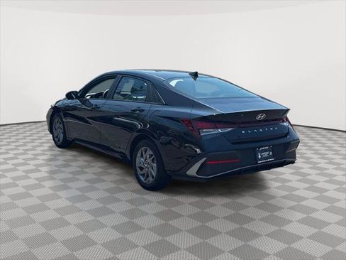 Certified 2024 Hyundai Elantra SEL FWD image 4