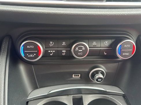 Used 2023 Alfa Romeo Stelvio Veloce image 17