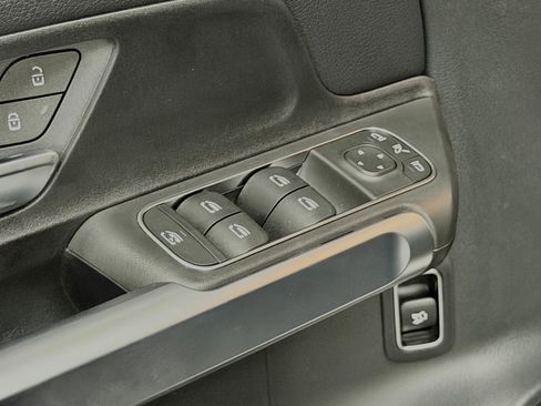 Certified 2026 Mercedes-Benz GLB 250 image 21