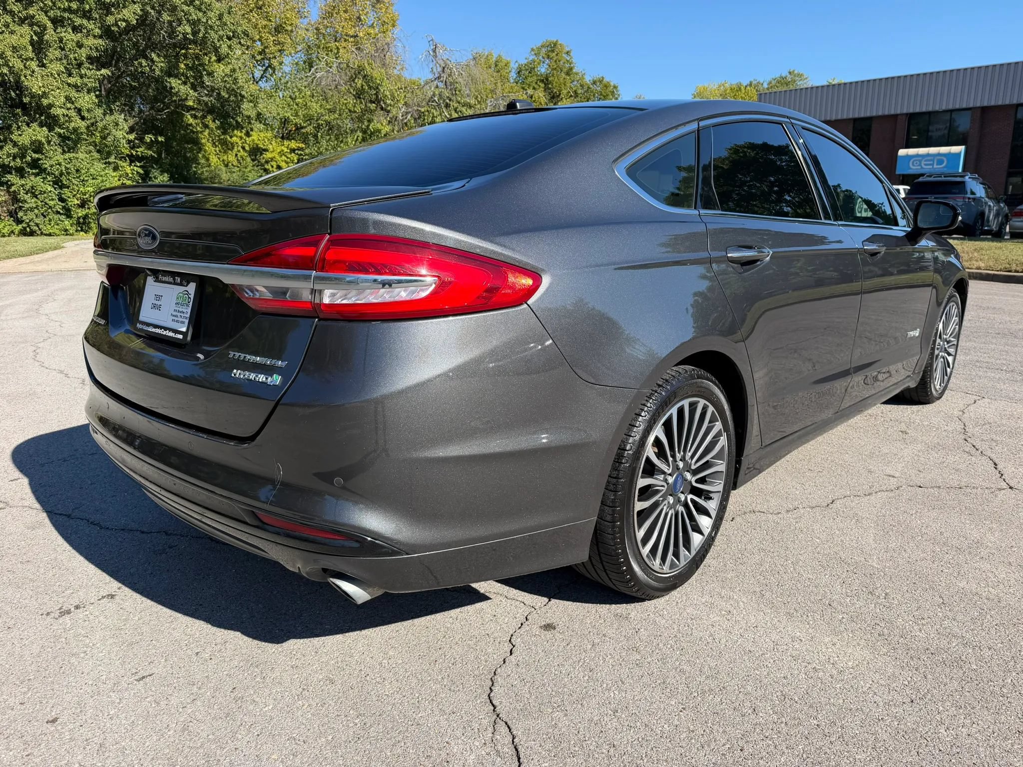 Used 2017 Ford Fusion Titanium FWD image 5