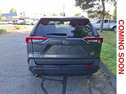 Used 2021 Toyota RAV4 XLE AWD/4WD image 6