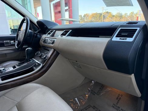 Used 2011 Land Rover Range Rover Sport HSE image 19