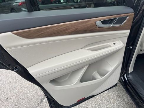 New 2026 Volkswagen Atlas SE image 11