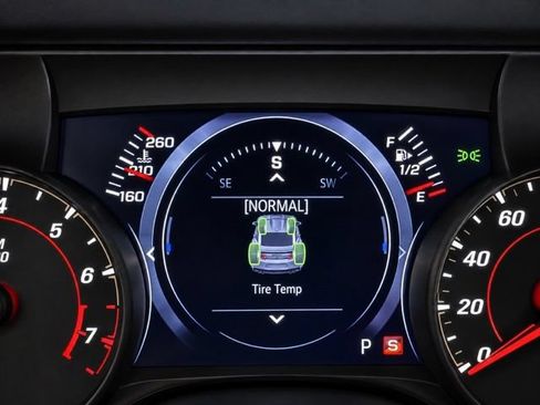 Used 2021 Chevrolet Camaro SS RWD image 57