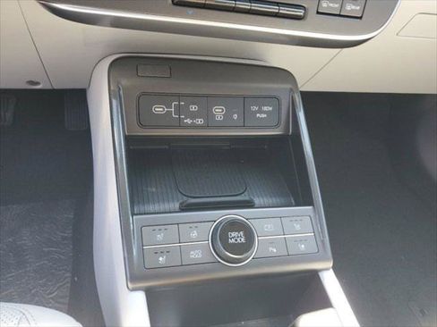 New 2024 Hyundai Kona Limited FWD image 12