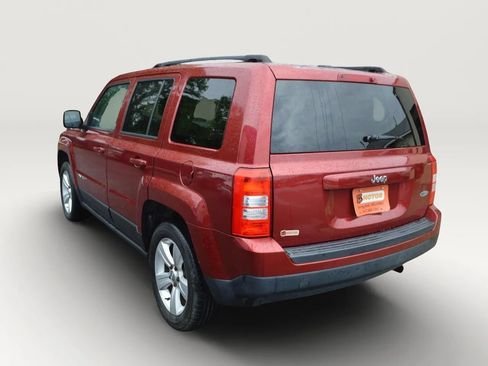 Used 2016 Jeep Patriot Latitude FWD image 6